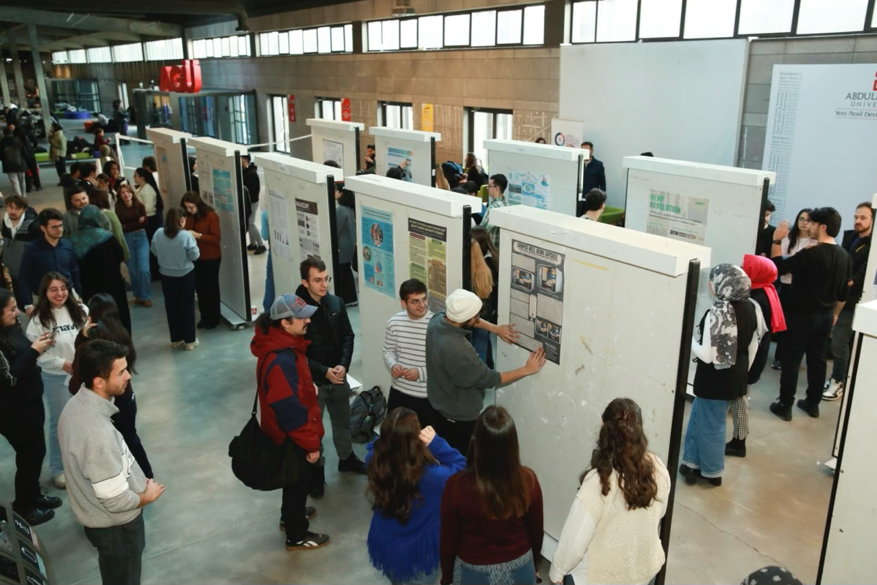 AGÜ Öğrencilerinin Sosyal Sorumluluk Projeleri Ödüllendirildi